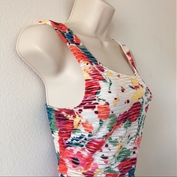 Trixxi Floral fit & flare dress - Picture 5 of 8